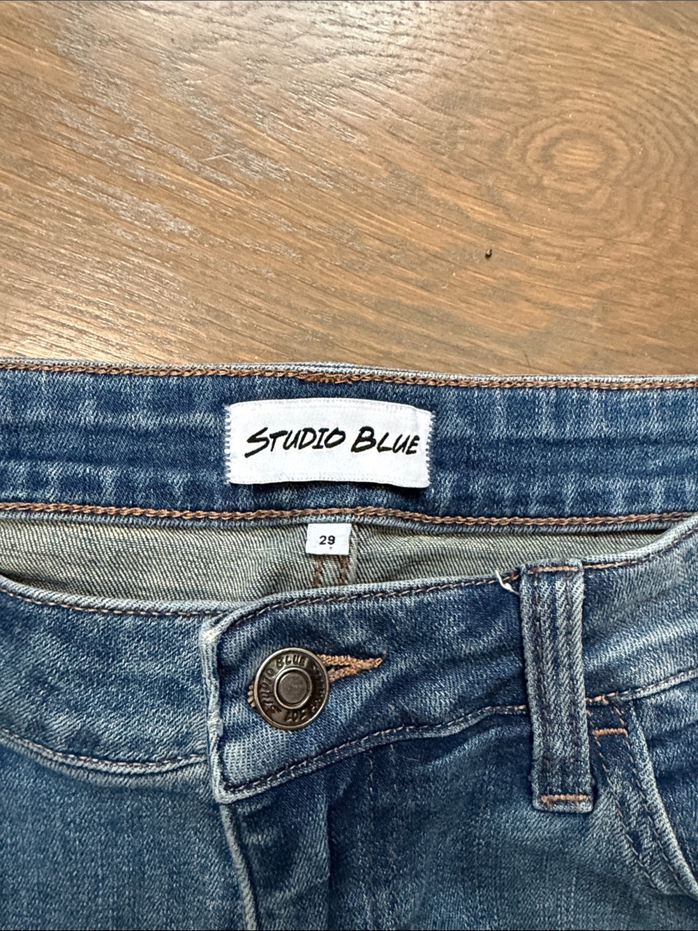 Studio Blue Women's Distressed Jeans Medium Indigo